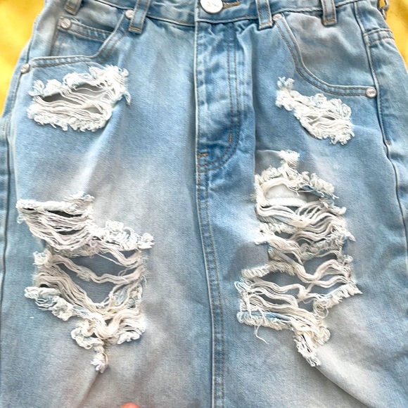 One Teaspoon Ripped Denim Skirt - Picture 4 of 4